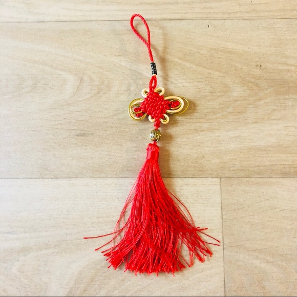 Red Tassel - Picture 1 of 2